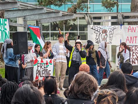 SFSU walk out of class to call ceasefire in Gaza – Golden Gate Xpress