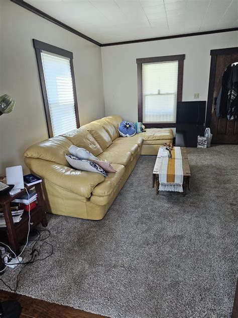 Help tired living room : r/HomeDecorating