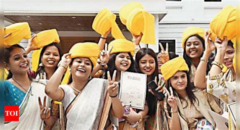 1,077 students receive degreesat first convocation of PWC | Patna News ...