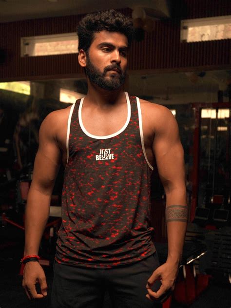 Buy Red Printed Training Vest For Men Online – JEFFA