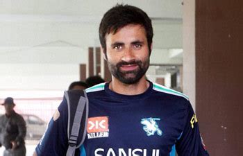 How Parveez Rasool saved his cricket bats from floodwater - India Today