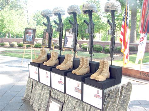 U.S. Army Reserve honors fallen comrades | Article | The United States Army