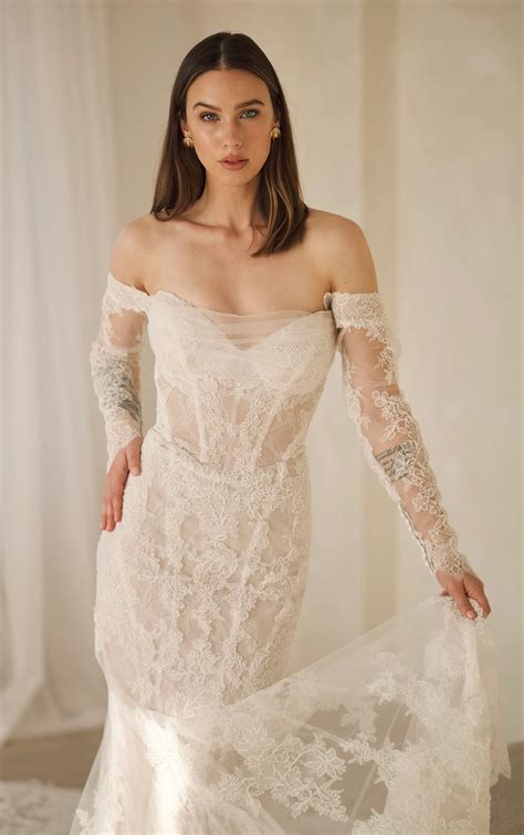Enchanting Lace Bridal Dress with Detachable Sleeves | ML 1752