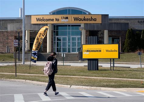 Tenured faculty layoffs at UW-Waukesha, Washington County to get a vote
