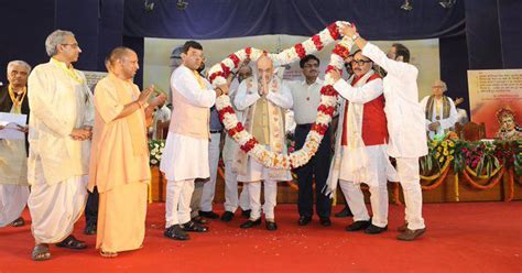 Amit Shah praises Savarkar, says it is necessary to rewrite history ...