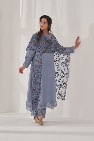 MUSKAAN BAANO-set of 3( kurta, pant & dupatta) - Naaz By Noor