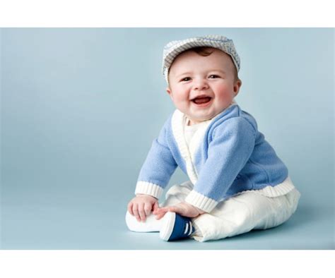 Child's Love - Smiling Girl On The Sea Shore - Baby Posters | OshiPrint.in