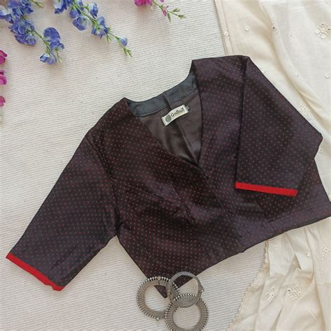 Buy Black Handwoven Daani Gaji Silk Ready-to-Wear Blouse | Godhuli