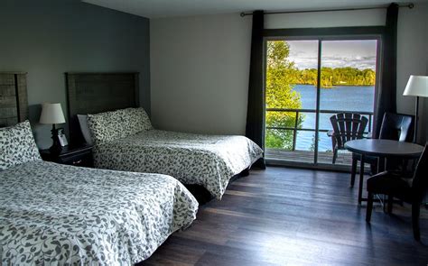 SHARBOT LAKE COUNTRY INN & CROSSING PUB - Inn Reviews & Photos ...