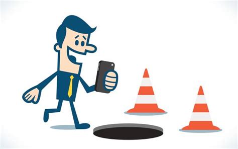 Texting While Walking Accidents 的图像结果