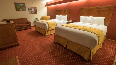 SHEPHERD MOUNTAIN INN & SUITES (Ironton) - Hotel Reviews, Photos, Rate ...