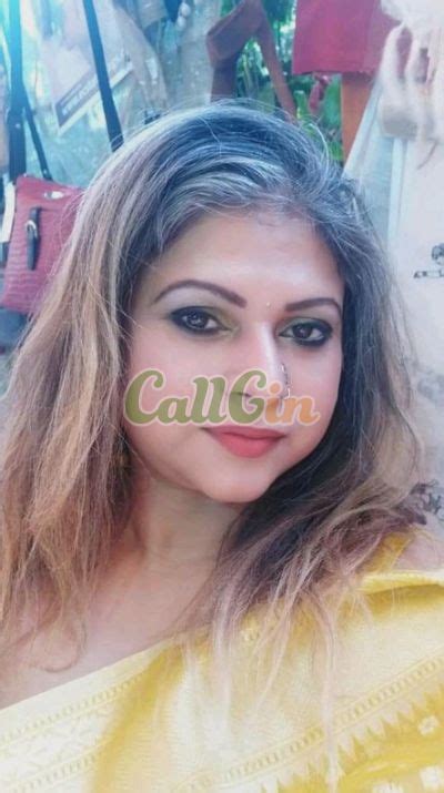 Sumita Chauhan, a sweet bhabhi for top video sessions tonight. | CallGin