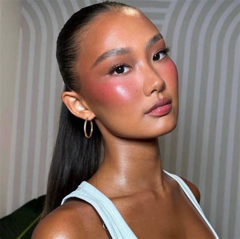 New Year party makeup: Dazzling looks to try in 2025 | Lifestyle Asia India