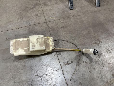 20-25225 | Peterbilt 587 Windshield Washer Reservoir for Sale