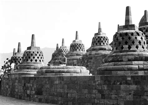 Collections-Virtual Museum of Images and Sounds