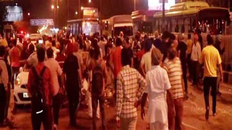 Delhi: 3 policemen suspended for thrashing tempo drivers as their ...