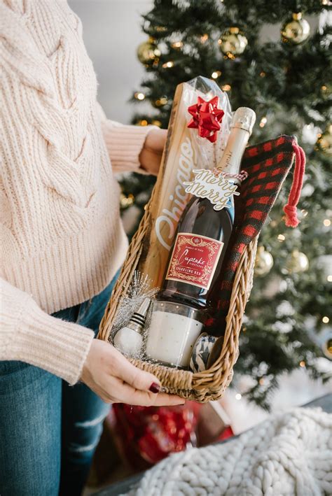 Simple Christmas Gift Baskets