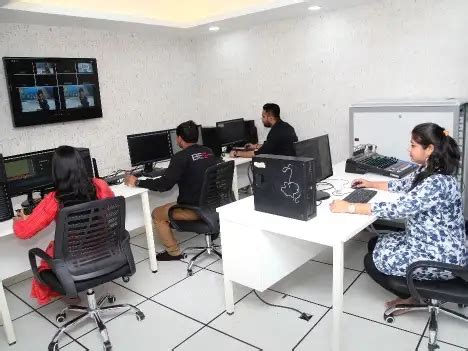 Journalism And Mass Communication - Academic Offerings | MRIIRS