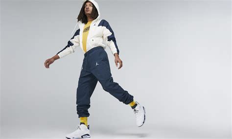 Air Jordan 6 Retro Men's Shoes. Nike IN