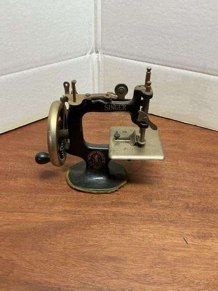 Image result for Singer Mini Sewing Machine