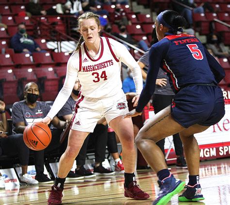 UMass Women's Basketball vs Dayton 1/19/22 - masslive.com