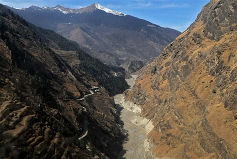 Joshimath ground subsidence: PMO holds high-level meeting, officials ...