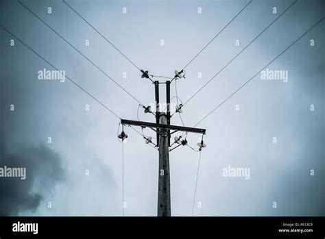 Overhead Power Line 的图像结果