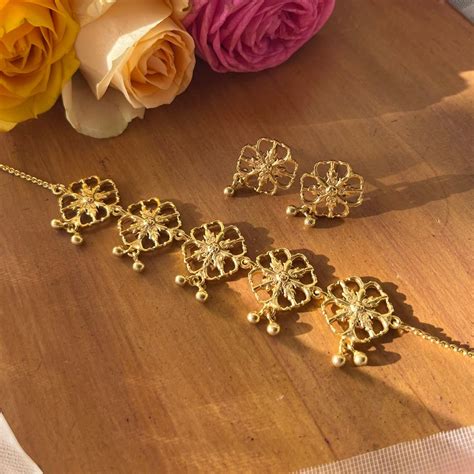 Minimal Moods Earrings & Choker Set – SADGI