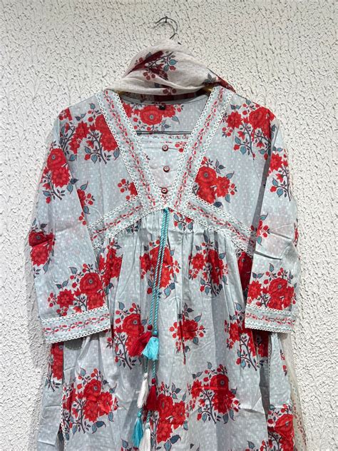 Sky blue red flower cotton – SHRIEES FASSHIONS