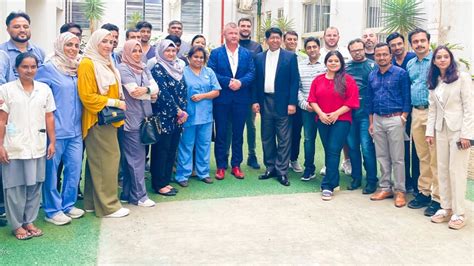 research_microscope_with_pentahead_attachment1