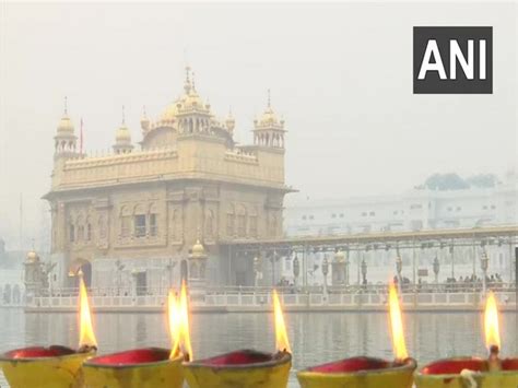 Devotees visit Amritsar's Golden Temple on Bandi Chhor Divas and Diwali