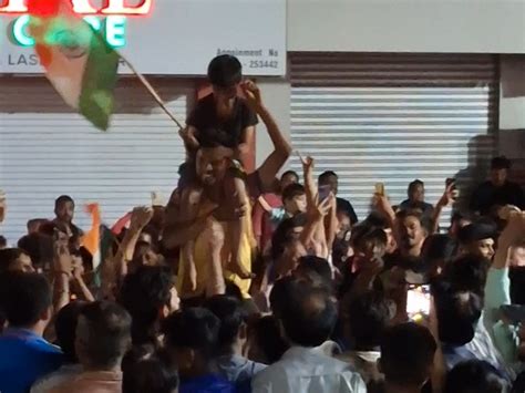 Patriotic slogans echoed in Valsad along with fireworks, people ...