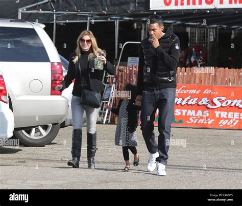 Ellen Pompeo and husband Chris Ivery take daughter Stella shopping for ...