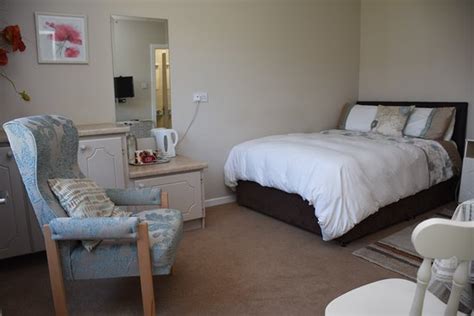 LOUGHREA BNB LAKESIDE (County Galway) - Guesthouse Reviews, Photos ...