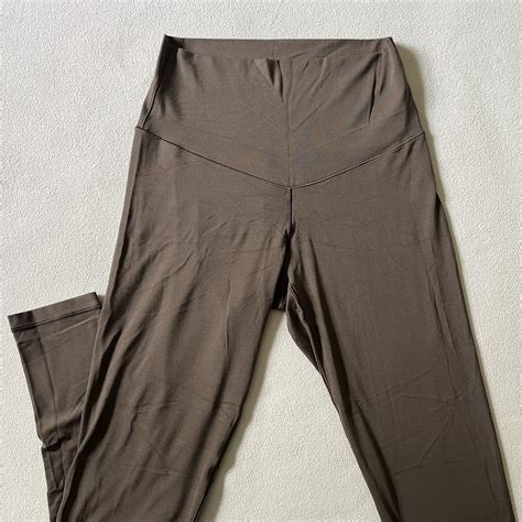 Basic high waisted brown legging. Never worn! - Depop