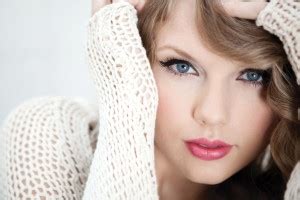 ESP Creation Tylor Swifft In White Paper Poster (12x18 Inch) Paper ...