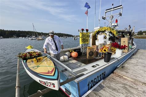 Maritime memorial celebrates life of paddleboarder killed in Maine ...