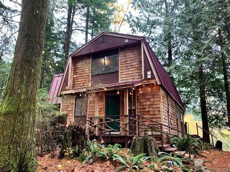 A cozy riverside cabin in the mountains - Cabins for Rent in Sultan ...