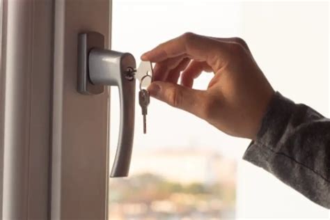 Install Window Security Pins 的图像结果
