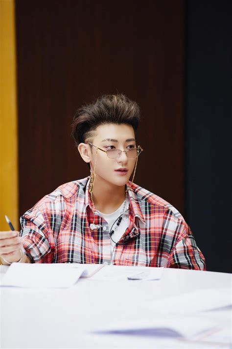 黄子韬图片黄子韬图片最新照片2022已更新今日热点