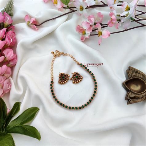 Dazzling Kemp stone Short Necklace - Green – AJ Punnagai