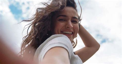 5 Homemade Teas To Help You Relax