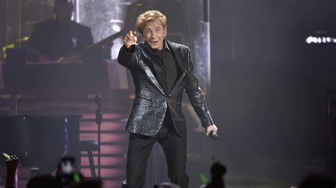 Barry Manilow is playing Tampa in January