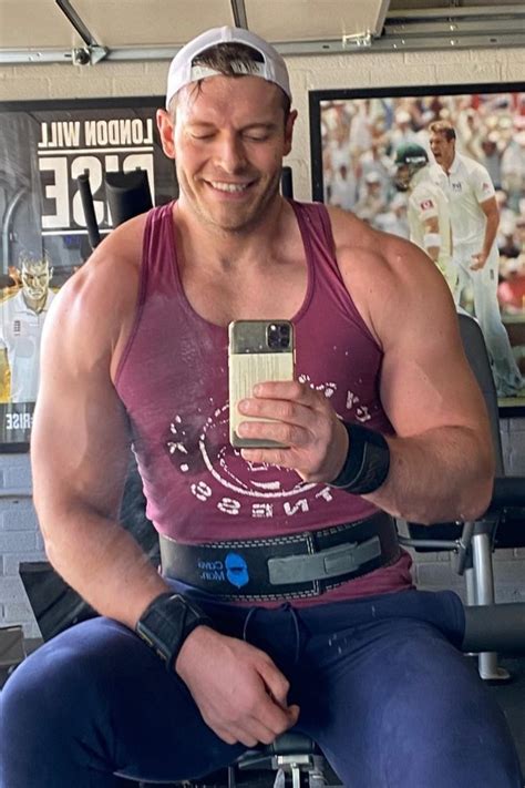 सेलेब फिटनेस - Celebrity Fitness Tips in Marathi