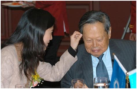 當年28歲翁帆為何嫁82歲楊振寧？ 網友爆重要關鍵 - 兩岸 - 中時新聞網