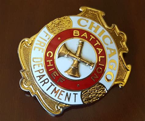 VINTAGE CHICAGO FIRE DEPARTMENT BATTALION CHIEF BADGE #37 - C.H. HANSON ...