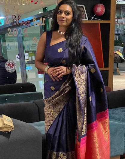 Dark Navy Blue Banarasi Silk Saree With Weaving Work – Sareewave