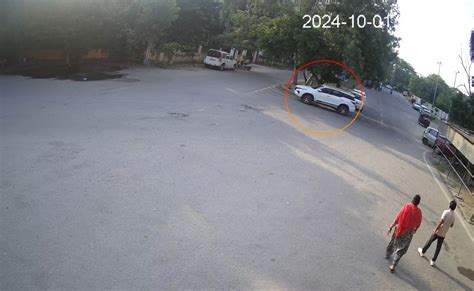 Exclusive : बीमारी का बहाना कर जेल से पहुंच जाता था अस्पताल, फिर ...