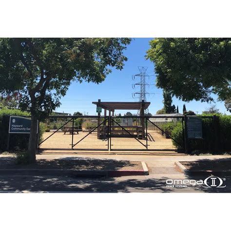 BIM objects - Free download! Omega II Double Cantilever Gate | BIMobject