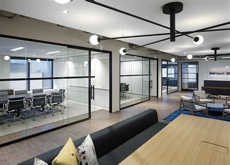 装修办公室小型办公室设计布局图_上海筑砺装潢公司